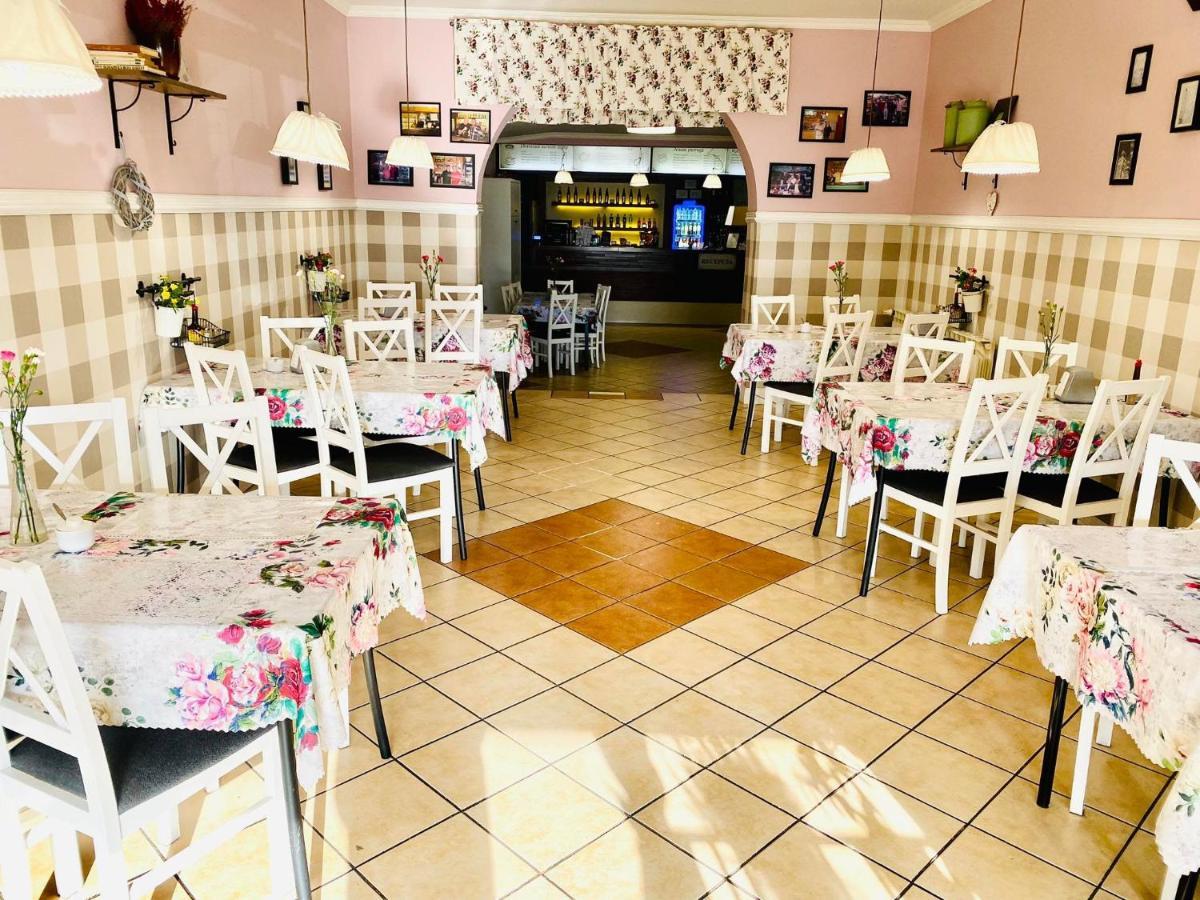 Motel Domowy Gosciniec Lomza Ngoại thất bức ảnh